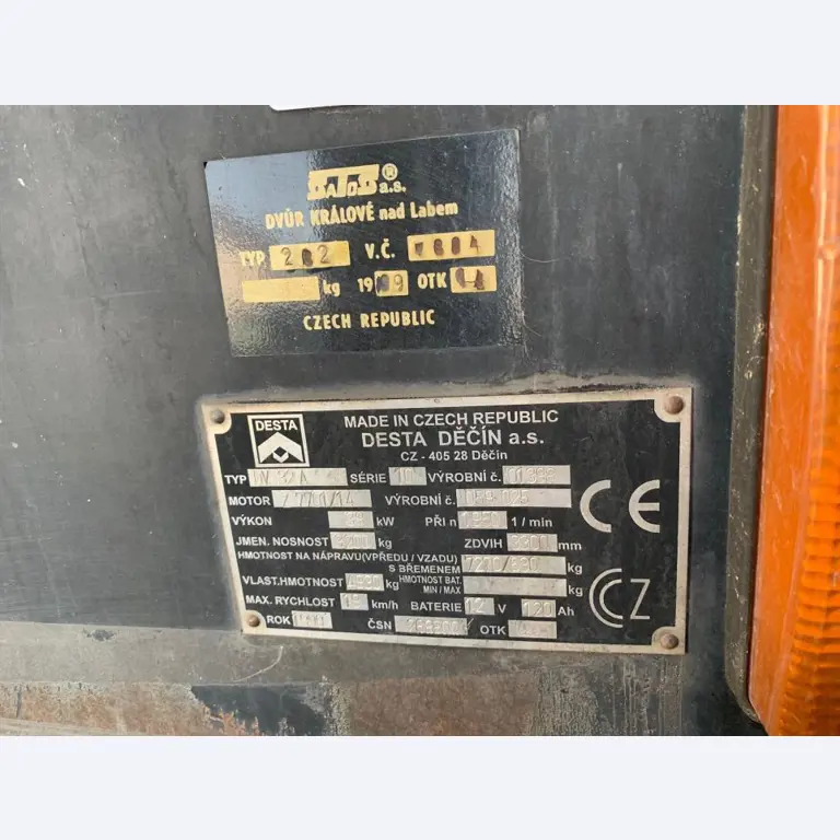 Kovoobrábecí stroje a pracovní obuv-4